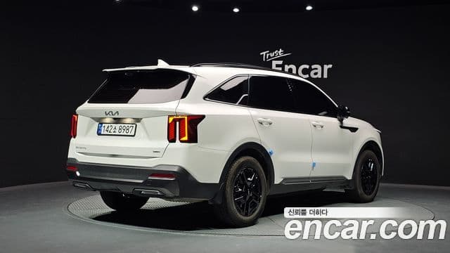 Kia Sorento 2024 — Фото 1/20