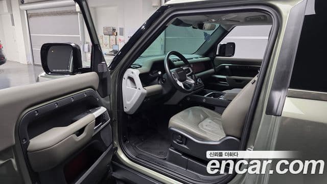 Land Rover Defender 2021 — Фото 10/20