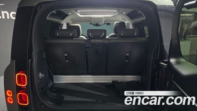 Land Rover Defender 2021 — Фото 18/20