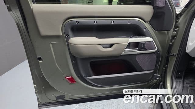 Land Rover Defender 2021 — Şəkil 40/40