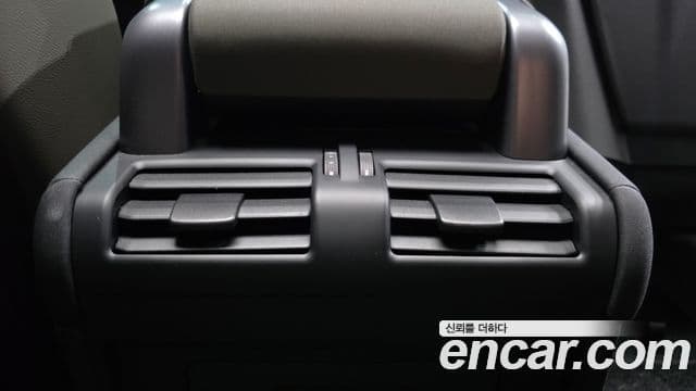 Land Rover Defender 2021 — Şəkil 32/40