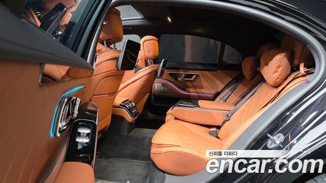 Mercedes-Benz S-Class 2025 — Фото 12/20