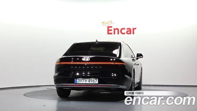 Hyundai Grandeur Hybrid 2023 — Şəkil 28/33
