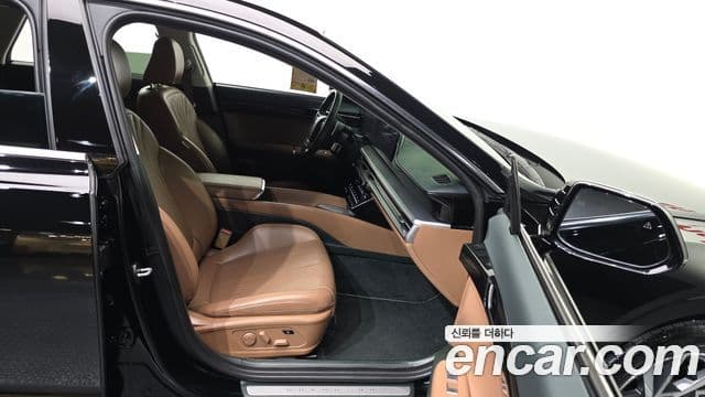Hyundai Grandeur Hybrid 2023 — Şəkil 26/33