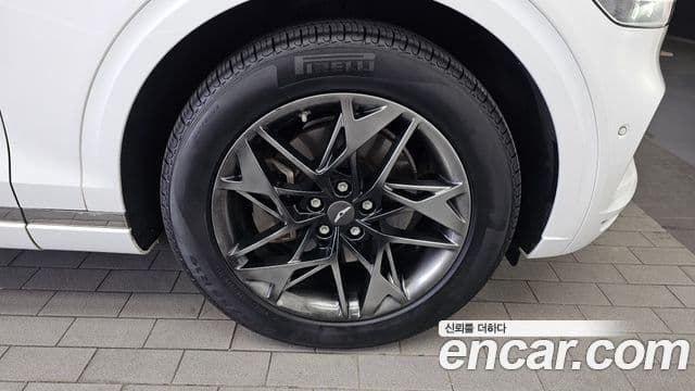 Genesis GV70 2021 — Şəkil 35/36