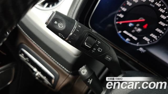 Mercedes-Benz G-Class 2019 — Şəkil 33/33
