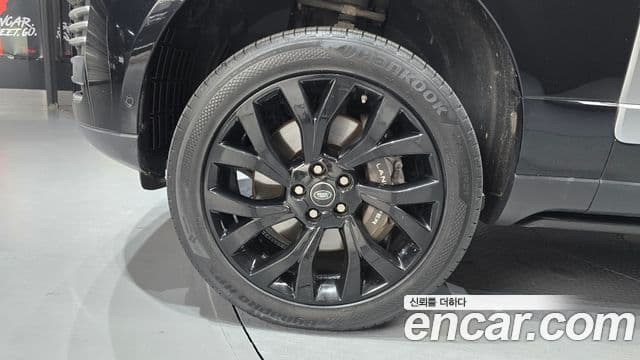 Land Rover Range Rover 2018 — ფოტო 6/20