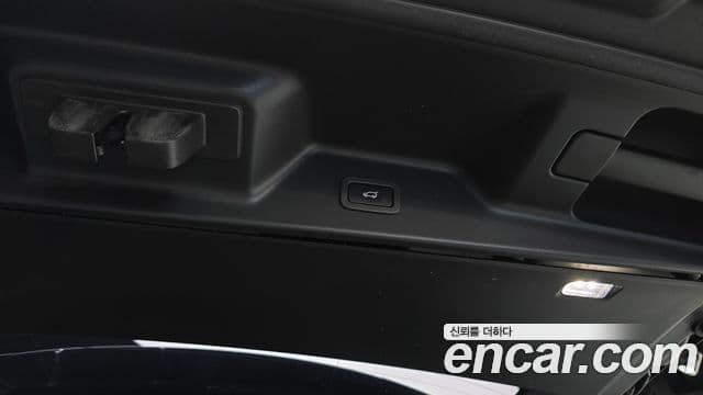 Land Rover Range Rover 2018 — ფოტო 8/20