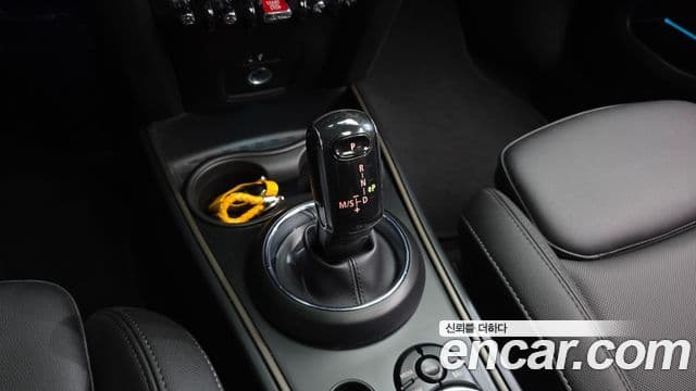 Mini Cooper Countryman 2023 — ფოტო 18/34