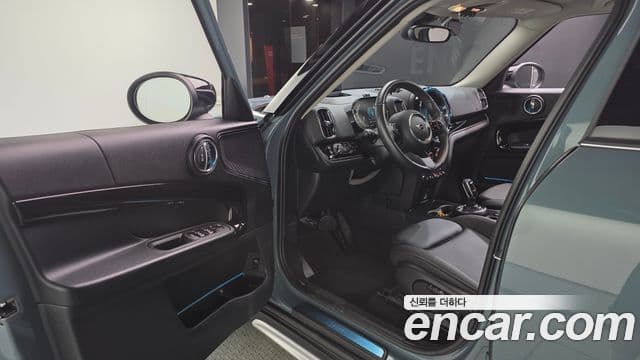 Mini Cooper Countryman 2023 — ფოტო 24/34