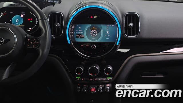 Mini Cooper Countryman 2023 — ფოტო 12/34