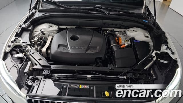 Volvo XC60 2024 — Şəkil 31/40