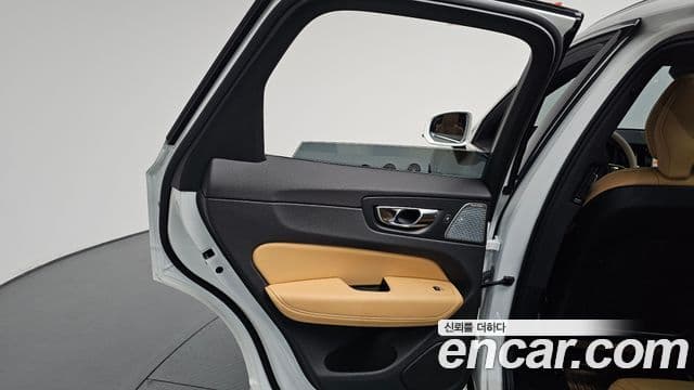 Volvo XC60 2024 — Şəkil 16/40