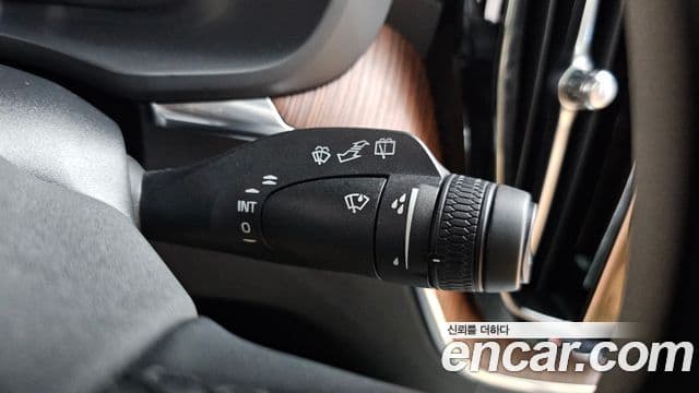 Volvo XC60 2024 — Şəkil 36/40