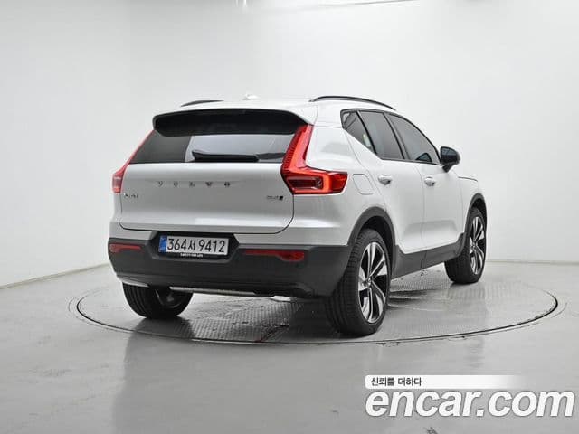 Volvo XC40 2026 — Şəkil 18/20
