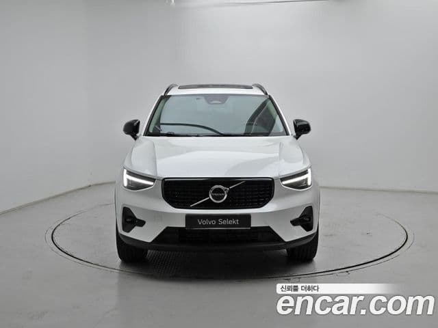 Volvo XC40 2026 — ფოტო 11/20