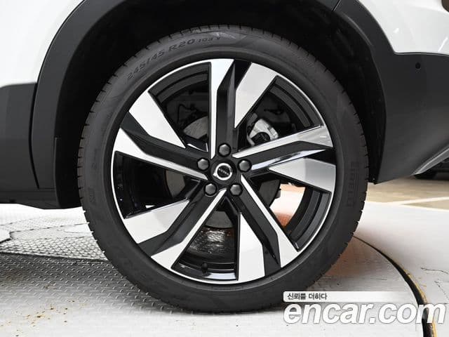 Volvo XC40 2026 — Şəkil 15/20