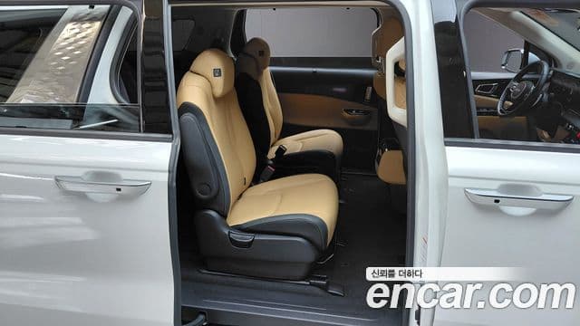Kia Carnival 2022 — Фото 11/20