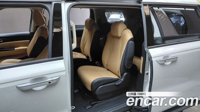 Kia Carnival 2022 — Фото 12/20