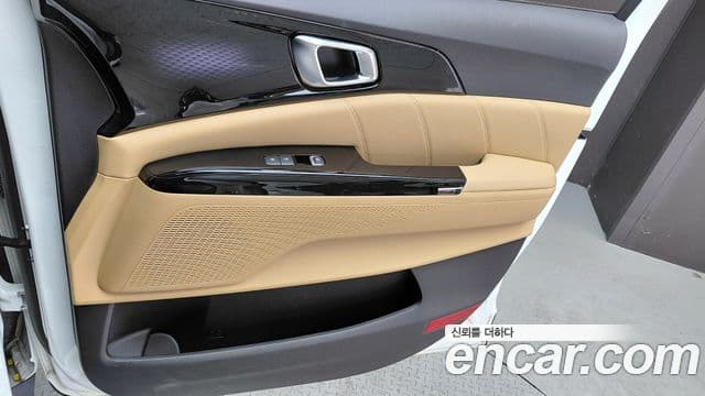 Kia Carnival 2022 — ფოტო 9/30