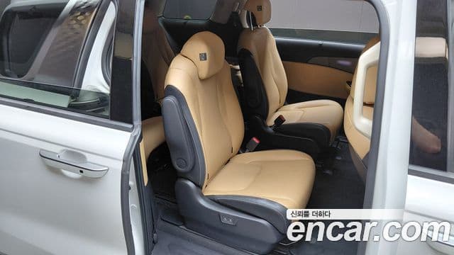 Kia Carnival 2022 — Фото 11/20