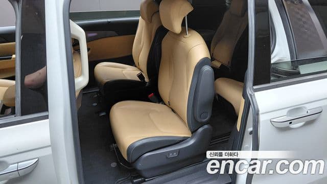 Kia Carnival 2022 — Фото 12/20