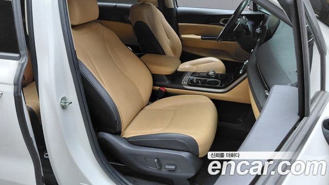 Kia Carnival 2022 — Photo 23/35