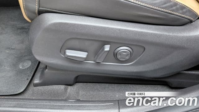Kia Carnival 2022 — Photo 14/35