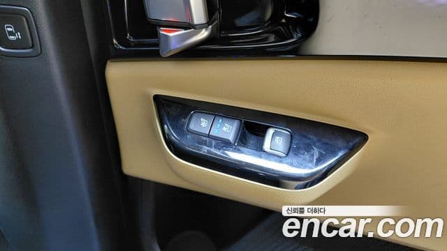 Kia Carnival 2022 — Photo 9/35