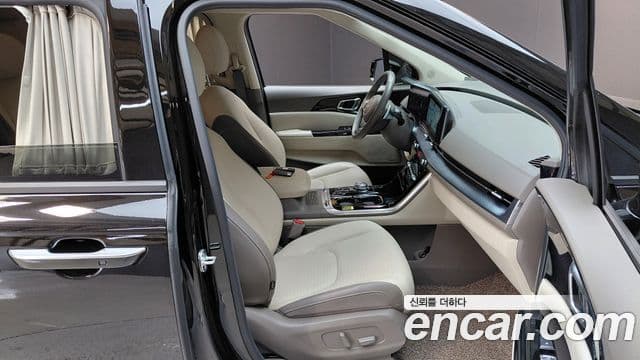 Kia Carnival 2023 — Фото 11/20
