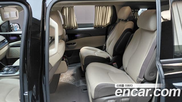 Kia Carnival 2023 — Фото 13/20