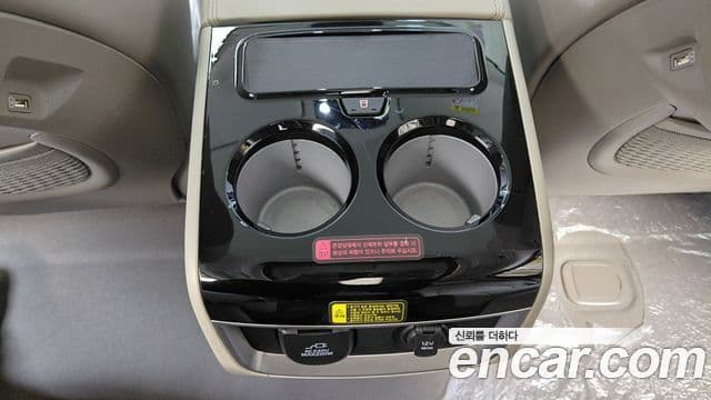 Kia Carnival 2023 — Фото 18/20