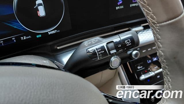 Kia Carnival 2023 — Фото 19/20