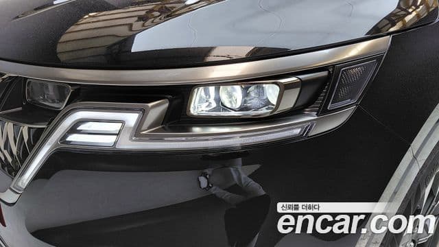 Kia Carnival 2023 — Şəkil 29/31