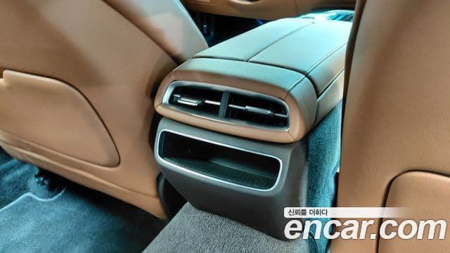 Genesis G80 2022 — Photo 14/30