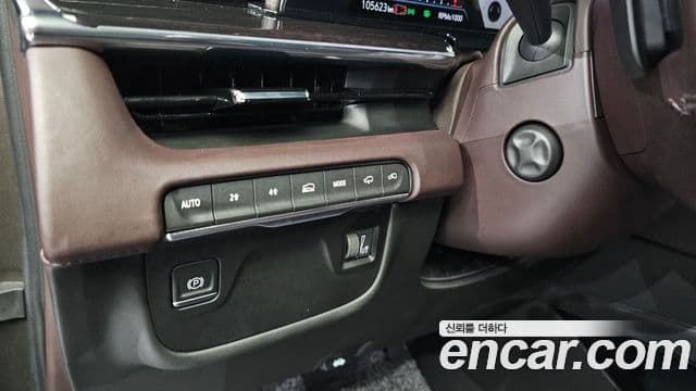 Cadillac Escalade 2021 — Фото 16/20