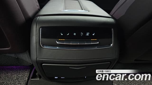 Cadillac Escalade 2021 — Şəkil 36/41