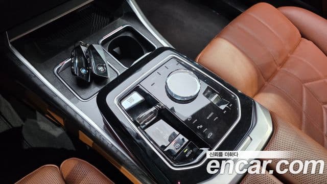 BMW 7 Series 2024 — Photo 16/30