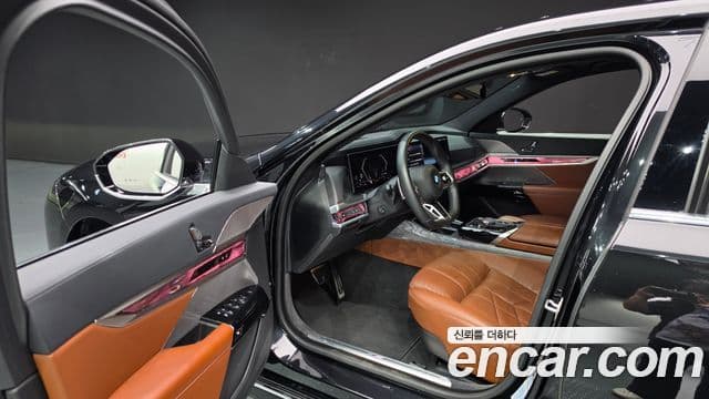 BMW 7 Series 2024 — Photo 17/30