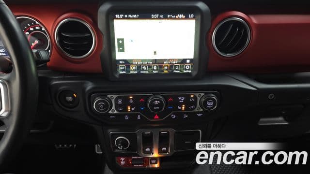Jeep Wrangler 2020 — Photo 19/30