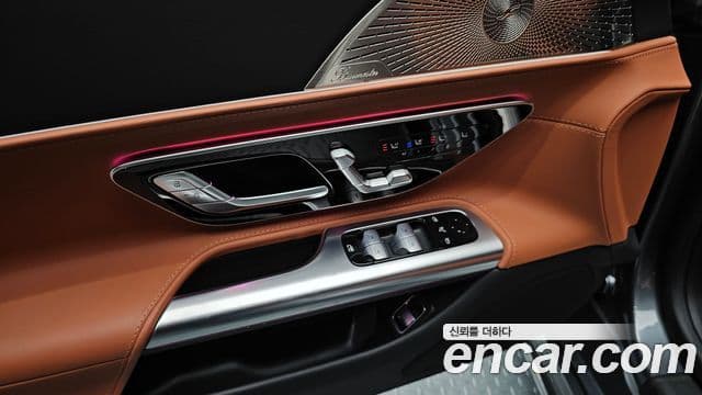 Mercedes-Benz SL-Class 2024 — Photo 12/33
