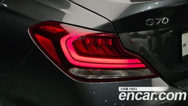Genesis G70 2018 — Şəkil 8/35