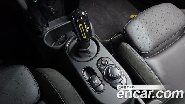 Mini Cooper Electric 2023 — ფოტო 6/20