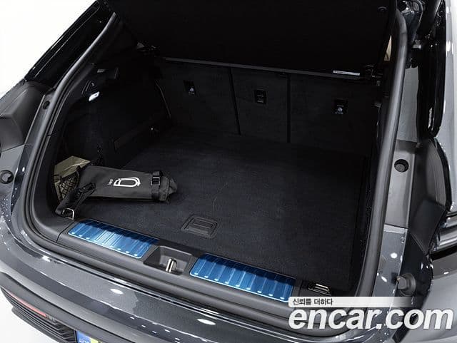 Porsche Macan EV 2025 — ფოტო 19/20