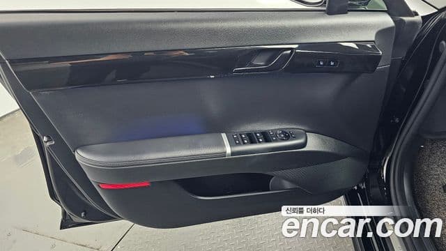 Hyundai Grandeur Hybrid 2024 — Photo 12/34