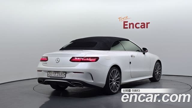 Mercedes-Benz E-Class 2018 — ფოტო 14/32