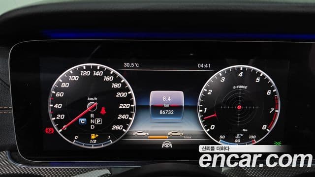 Mercedes-Benz E-Class 2018 — ფოტო 18/32