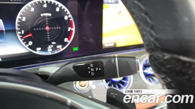 Mercedes-Benz E-Class 2018 — ფოტო 20/32