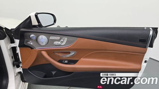 Mercedes-Benz E-Class 2018 — ფოტო 11/32