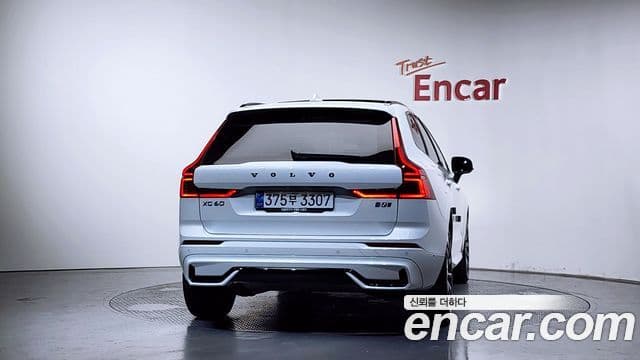 Volvo XC60 2025 — Şəkil 5/35